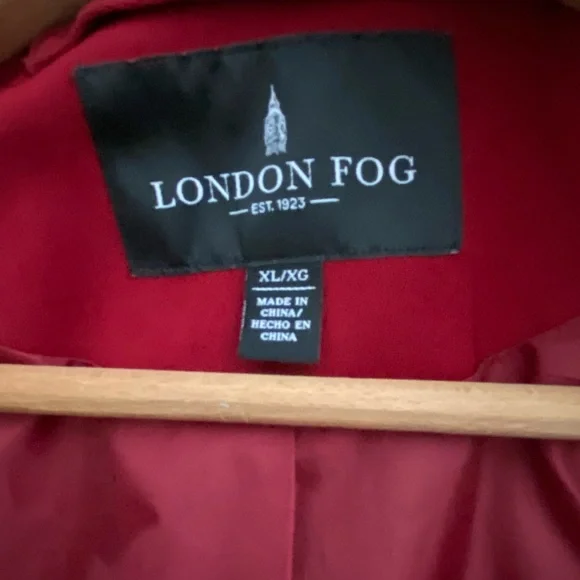 Elegant Red Women's Rain Coat - Picture 7 of 10